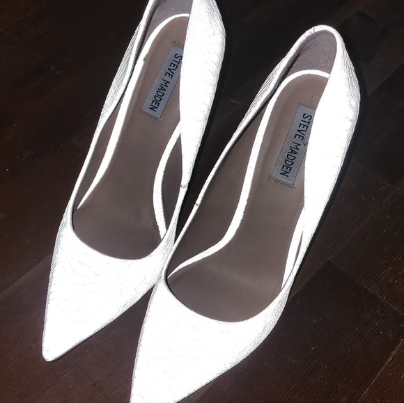 Steve Madden Retroreflective Heels - Picture 4 of 5